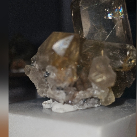 Golden Rutile Quartz - Picture 4 of 8